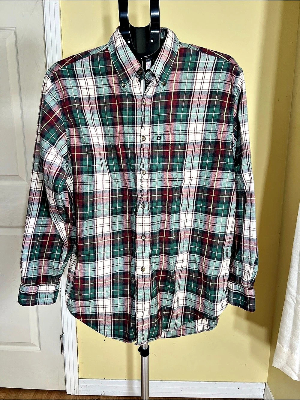 Brooks Brothers 346 Madison Fit Plaid Button-Down Shirt – Men’s Medium